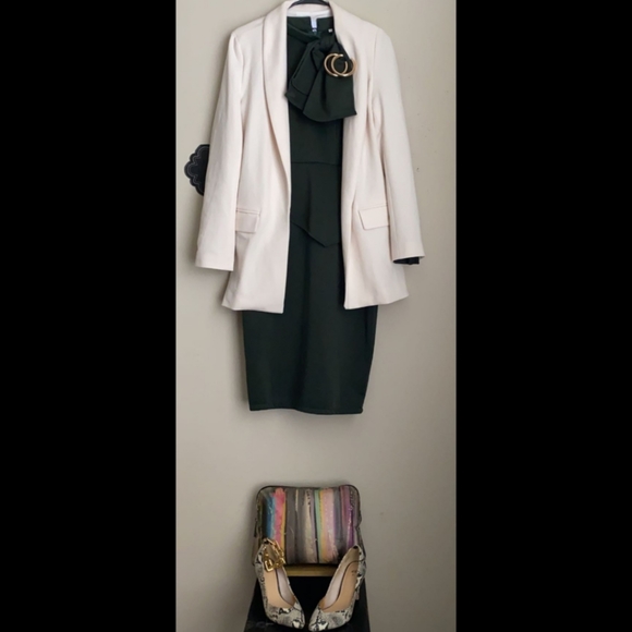 🆕️ LISTING!! BNWOT PUSSYBOW MOCK NECK ASYMMETRICAL PEPLUM PENCIL DRESS - Picture 12 of 16